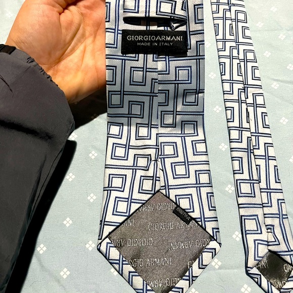 New Giorgio Armani Handmade Italian Tie - Picture 1 of 7